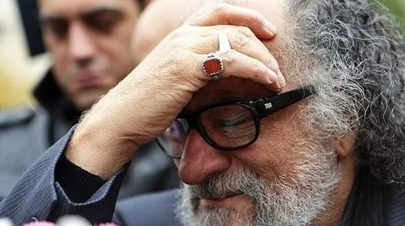 واکنش داریوش ارجمند به صف کشیدن قطاری ناو آبراهام لینکلن در نزدیکی ایران:آن قمار باز متعجب است که چرا ایران با وجود آمدنِ این همه ناو و نیروی نظامی تسلیم نمی شود، اما او نمی داند که...