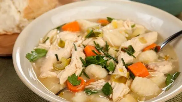 سوپ کرفس با طعم آویشن+ دستور پخت