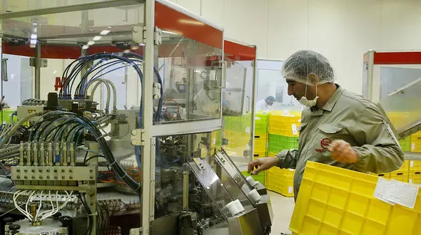 صنعت دارو در تحریم زیر فشار/ مشکلات شیرخشک، توزیع ناعادلانه و کمبود ارز