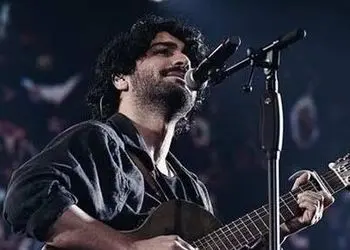 فیلم | آواز باشکوه عرفان طهماسبی  | آهنگ دلا امشب سفر دارم | با صدای بهشتی همه را مبهوت کرد