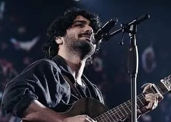 بشنوید و ببینید صدای طلایی عرفان طهماسبی / آهنگ چشم و دلوم روشن بندری