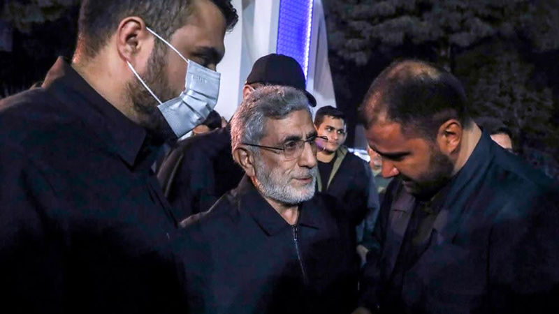 سردار قاآنی در مراسم استقبال از پیکر شهید نیلفروشان در فرودگاه مهرآباد تهران