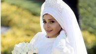 گلاب‌گیری سنتی ساره بیات در حیاط خانه شخصی اش / وقتی عطر گل محمدی با زندگی مدرن گره می‌خورد
