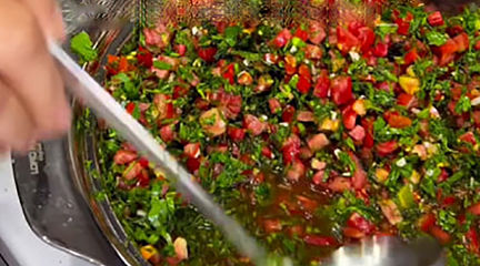 ترشی گوجه فرنگی یک ترشی متفاوت و خوشمزه برای کنار غذا + فیلم