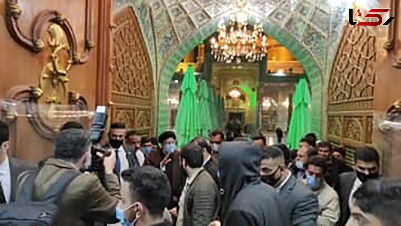 آیت‌الله رئیسی حرم مطهر امام موسی کاظم(ع) و امام جواد(ع) در کاظمین زیارت کرد/ استقبال گرم مردم از رئیسی