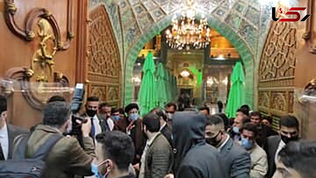 آیت‌الله رئیسی حرم مطهر امام موسی کاظم(ع) و امام جواد(ع) در کاظمین زیارت کرد/ استقبال گرم مردم از رئیسی