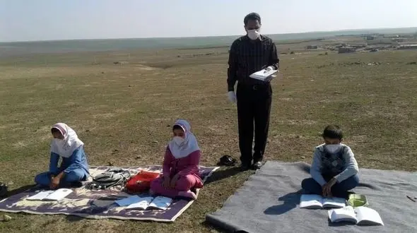  گوشی برای دانش آموزان با یک پنجم قیمت /  برای کولبران نه ،  بخاطر دانش آموزان مرز را باز کنید!