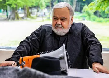 عکس سفر در زمان / «اکبر عبدی» در کنار دخترش المیرا؛ سال 1398