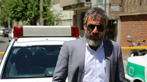 نوار زرد جلوی دوربین رفت