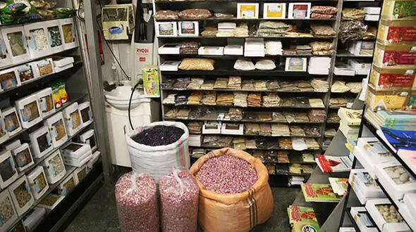 پلمب چند عطاری متخلف در پایتخت / عرضه غیرمجاز دارو در عطاری‌ها متوقف شد
