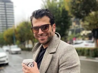 فیلم/ آبروبر مثل روزبه حصاری: زن عموم مهمون اومده بود به مامانم گفتم چرا موز که توی یخچال داریم رو بین میوه ها نذاشتی رفتم موز رو آوردم!