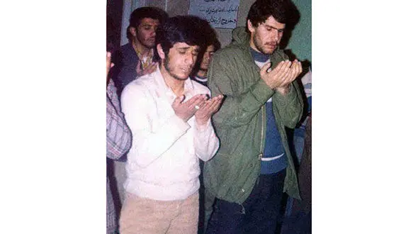 عکسی از جوانی محمود احمدی‌نژاد و صادق محصولی