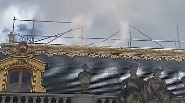 آتش سوزی در کاخ شاهانه / کجاهای کاخ سوخت؟