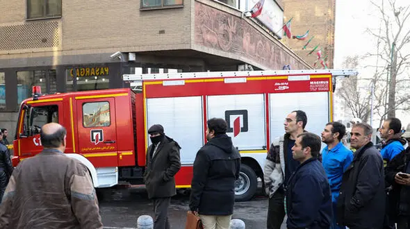حضور معاون دادستان تهران در محل آتش‌سوزی ساختمان وزارت نیرو
