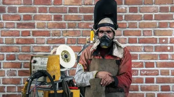 ترس دولت از افزایش دستمزد کارگران باید بریزد 