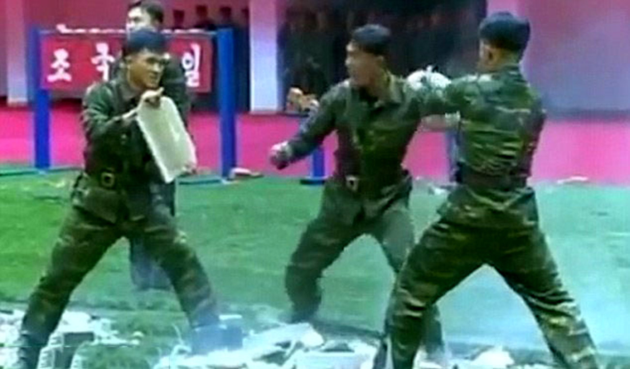 فیلم تمرینات نظامی سخت و باورنکردنی سربازان کره شمالی + تصاویر