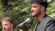 فیلم / نوحه خوانی غم انگیز علیرضا روزگار برای رفیقش امید جهان در روز تشییع جنازه: پدر اسمت همیشه روی لبهاست، پدر مهرت همیشه توی دلهاست...