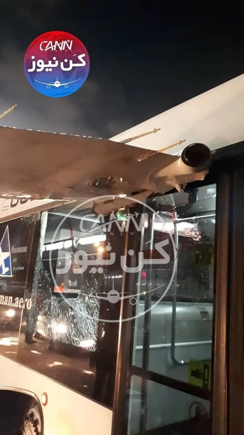برخورد اتوبوس با هواپیما