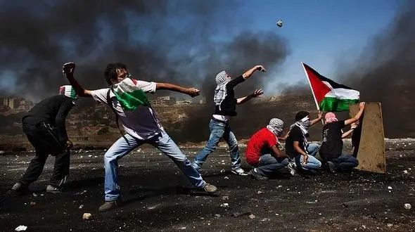 هم میهن : اصولگرایان تندرو فقط مبارزات زیر پتویی و نصیحت به فلسطینی ها را بلدند