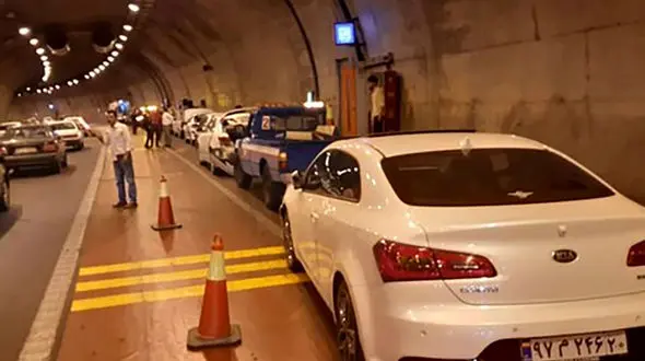 حادثه در تونل نیایش / تصادف زنجیره ای امروز رخ داد 