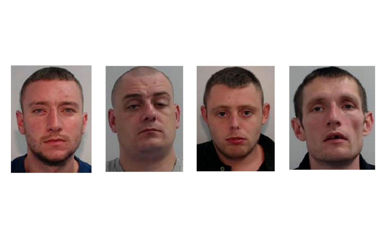 دستگیری باند وحشت / این 4 مرد با چکش و تبر به مردم حمله می کردند + عکس / انگلیس