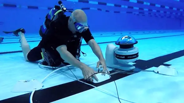 دلایل سبز شدن آب استخرهای ریو سبز+عکس