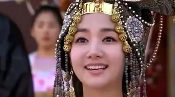 (تصاویر) استایل متفاوت و جذاب «شاهزادۀ ناکرانگ» در یک قرارداد عاشقانه!