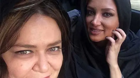 سلفی بهاره رهنما و روناک یونسی