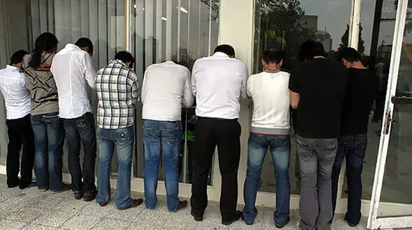 لیست اسرارآمیز بازیگران دستگیر شده میهمانی شبانه باغ سعادت آباد چگونه اعلام شد؟