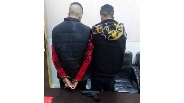 دستگیری 2 نوجوان مسلح  در آبادان / آنها همیشه کلت کمری داشتند