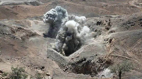 انفجار‌های قانونی یا غیر قانونی در مجموعه تاریخی تنگه بتا مسجدسلیمان