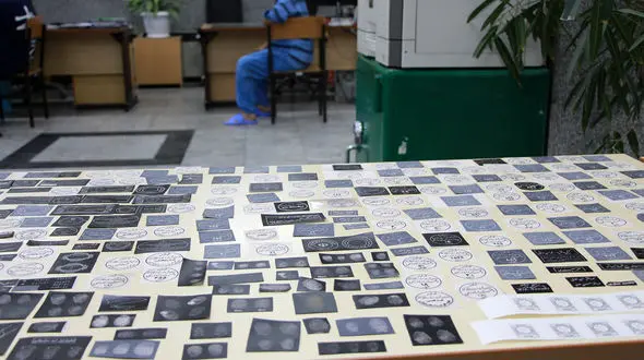 فیلم بازداشت پیر جاعلان تهران قبل از کلاهبرداری های میلیاردی / ببینید