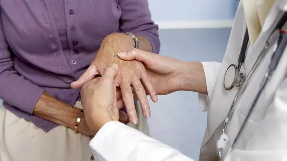 زنان ایرانی بیشتر گرفتار آرتروز زانو می شوند