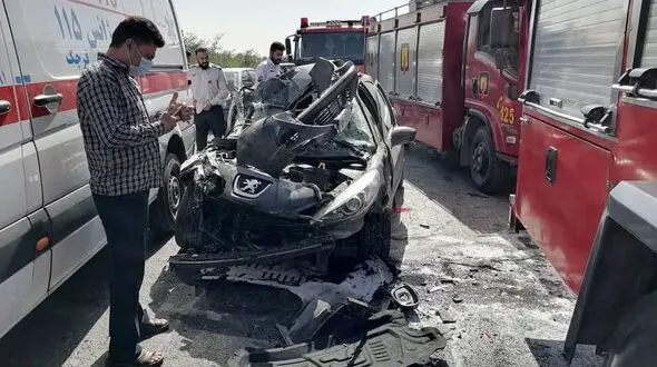 تصادف ماشین میلیاردی در کورس با 206 + فیلم