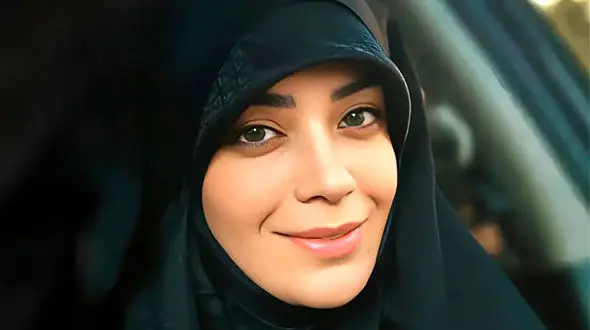 تفریحات ساده و مادرانه های زیبای الهام چرخنده برای پسر کوچکش ارسطو در شهربازی/ چقدر بامزه و نازه+ویدیو