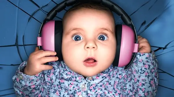 هشدار به طرفداران موسیقی / از هدفون و گوشی‌های بی‌سیم استفاده نکنید