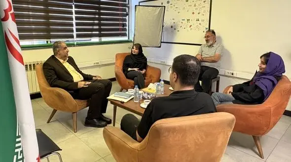 تقدیر مدیرمسئول «پایان تیتر» از مدیرعامل رکنا به‌ دلیل حمایت از خبرنگار در نشست معاون وزیر بهداشت