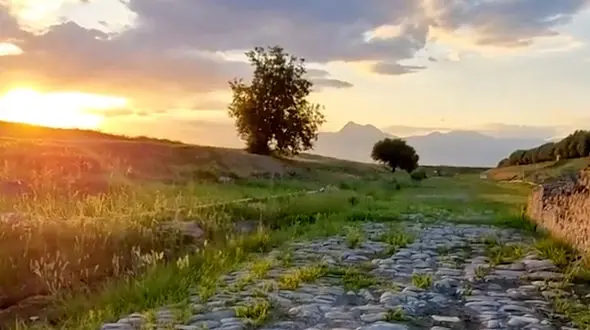 ببینید / جاده‌ای باقیمانده از روزگار رم باستان + فیلم 