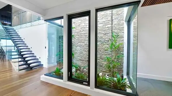 زیباترین مدل های پنجره بزرگ برای حال و پذیرایی؛ ایده‌ های جذاب و مدرن