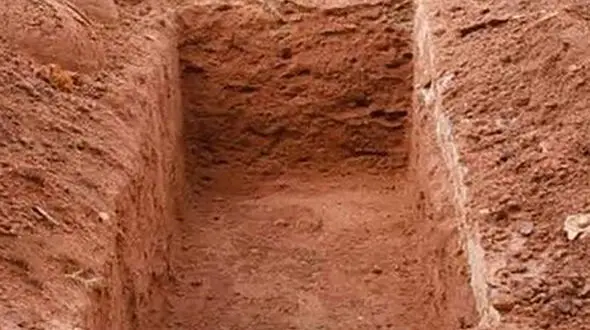 جسد دختر جوان را از داخل قبر دزدیدند + علت عجیب