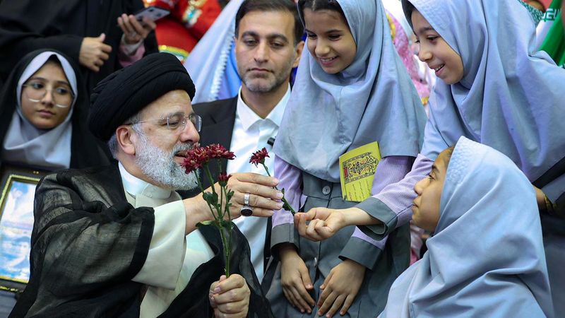 آیت الله سید ابراهیم رئیسی صبح امروز چهارشنبه در آیین گرامیداشت روز دختر و « جشن دختران آرمانی » که در مجموعه 12 هزار نفری آزادی برگزار شد