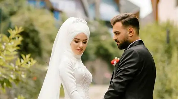 کفش کتانی مخصوص عروس خانم‌ها تولید شد + عکس هایی که شوکه تان می کند !