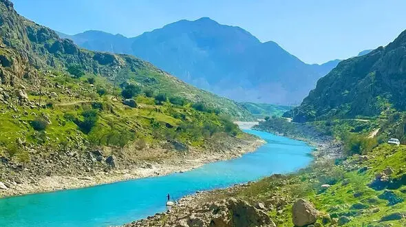 دشت سوسن ایذه؛ بهشتی پنهان در 37 کیلومتری ایذه / فیلم و عکس
