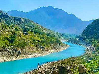 دشت سوسن ایذه؛ بهشتی پنهان در 37 کیلومتری ایذه / فیلم و عکس