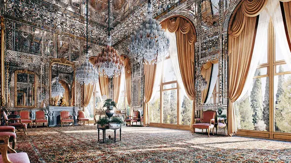 عکس تاریخی از یک فرد اصفهانی در کاخ گلستان !