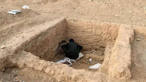 
تپه ۶ هزار ساله‌ای که سکونتگاه معتادان شد+ تصاویر
