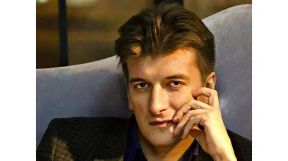 سقوط مرگبار خبرنگار از پنجره آپارتمانش