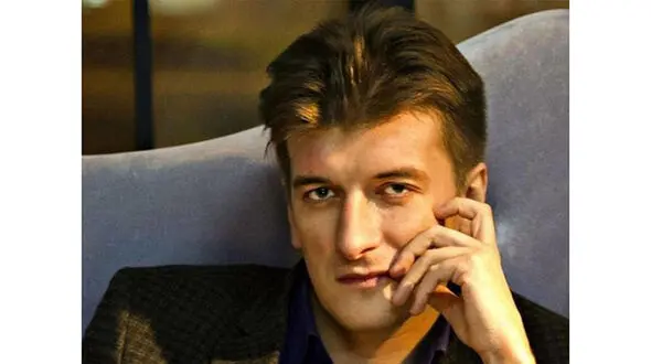 سقوط مرگبار خبرنگار از پنجره آپارتمانش