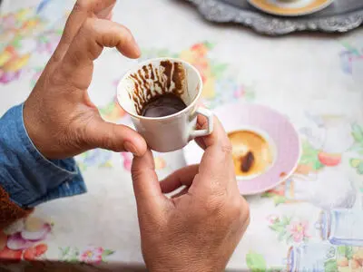 فال قهوه امروز 4 مرداد 1405 / خانه در فال تان خبر از خوشبختی و رونق می‌ دهد