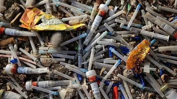 جدال تهران و قم بر سر هدیه کشور چین 